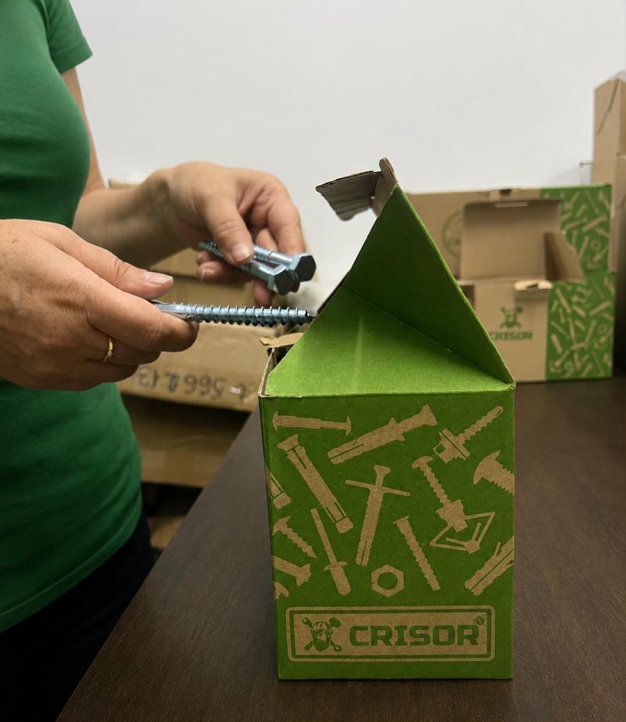 Ambalaj CRISOR cu elemente de fixare